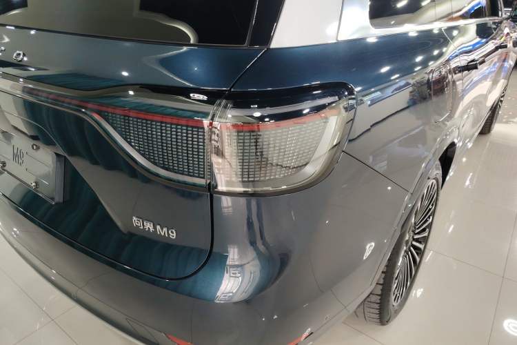Used Hima AITO M9 2025 Extended-Range Ultra Version 52 kWh 6-Seater Exterior 3