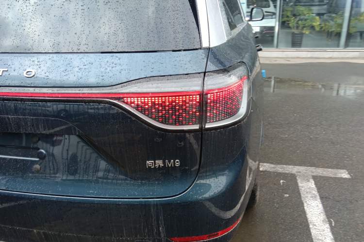 Used Hima AITO M9 2025 Extended-Range Ultra Version 52 kWh 6-Seater Exterior 3