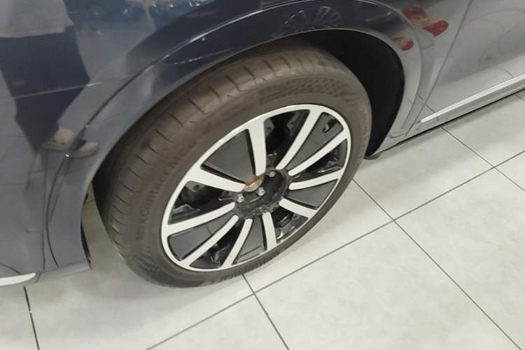 Used Hima AITO M9 2025 Pure Electric Ultra Version 100 kWh 6-Seater Model Exterior 4