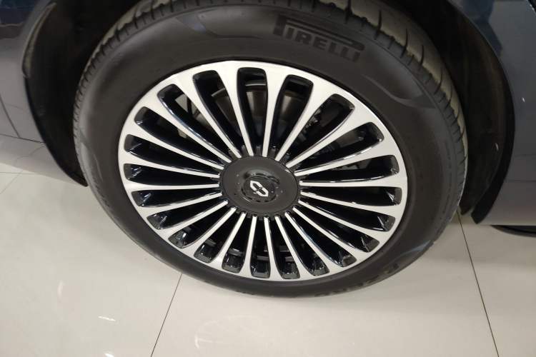 Used Hima AITO M9 2025 Extended-Range Ultra Version 52 kWh 6-Seater Exterior 5