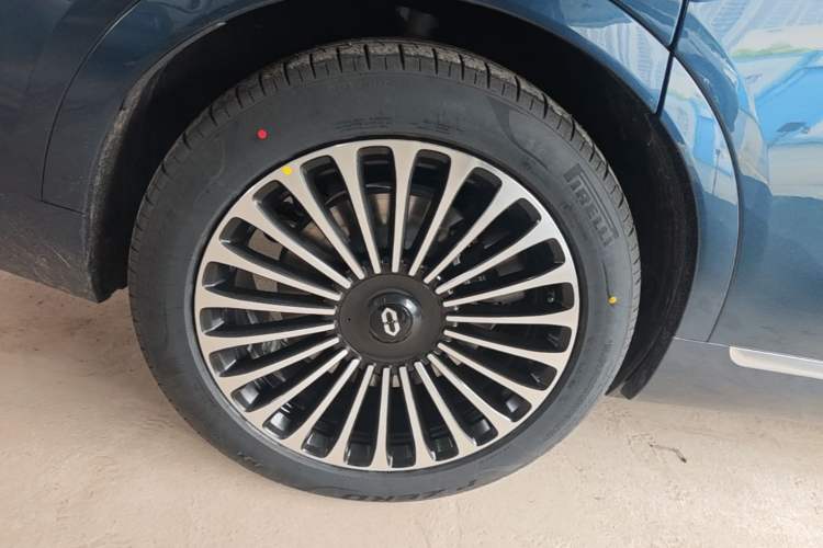 Used Hima AITO M9 2025 Extended-Range Ultra Version 52 kWh 6-Seater Exterior 5
