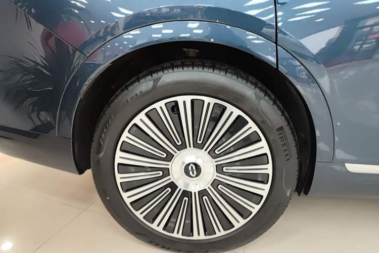 Used Hima AITO M9 2025 Extended-Range Max Version 52 kWh 6-Seater Edition Exterior 8