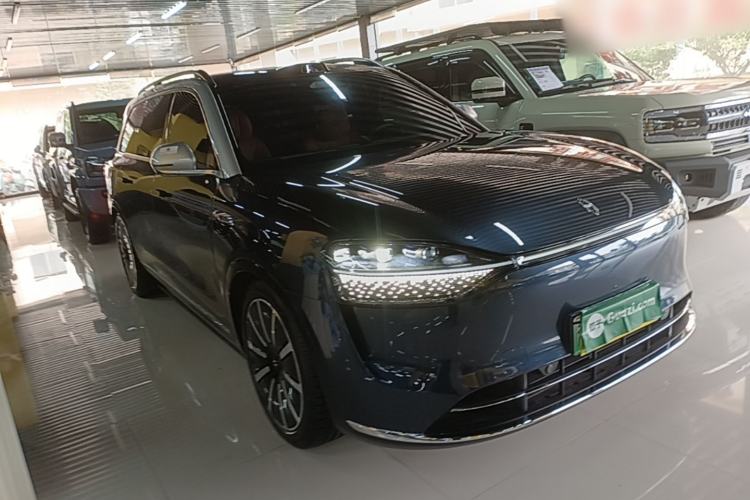 Used Hima AITO M9 2025 Extended-Range Ultra Version 52 kWh 6-Seater Front Right 45 Deg