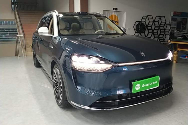 Used Hima AITO M9 2025 Extended-Range Ultra Version 52 kWh 6-Seater Front Right 45 Deg