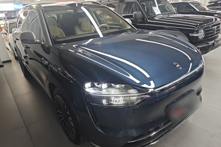 Used Hima AITO M9 2025 Extended-Range Ultra Version 52 kWh 6-Seater Front Right 45 Deg