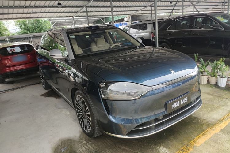 Used Hima AITO M9 2025 Extended-Range Ultra Version 52 kWh 5-Seater Edition Front Right 45 Deg