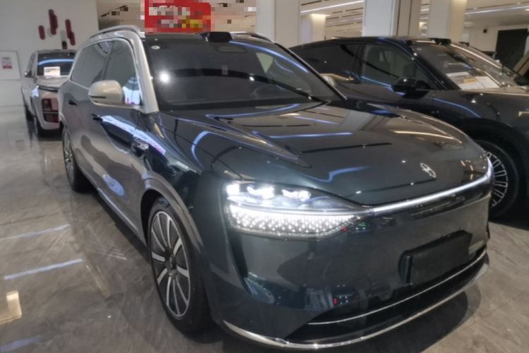 Used Hima AITO M9 2025 Extended-Range Max Version 52 kWh 5-Seater Edition Front Right 45 Deg