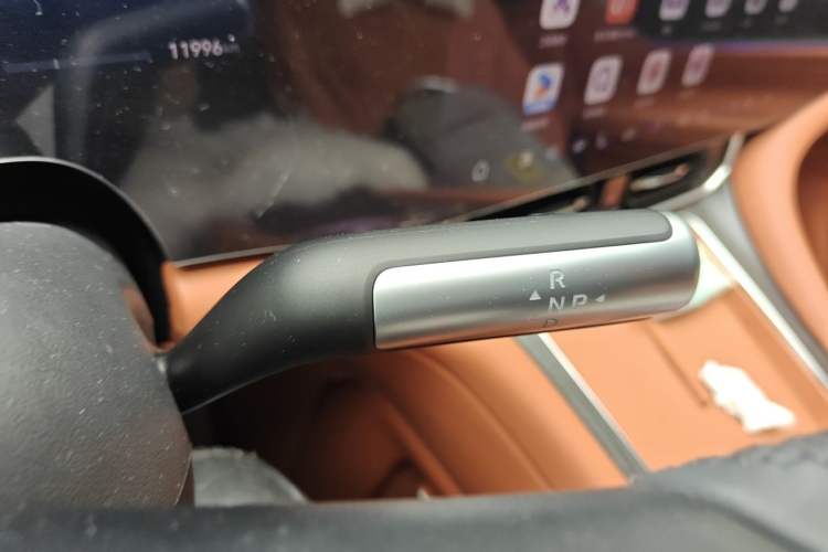 Used Hima AITO M9 2025 Extended-Range Ultra Version 52 kWh 6-Seater Gear Lever