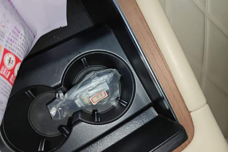 Used Hima AITO M9 2025 Extended-Range Ultra Version 52 kWh 6-Seater Interior 1