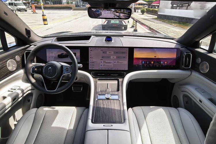Used Hima AITO M9 2025 All-Electric Ultra Version 100 kWh 5-Seater Model Interior 2