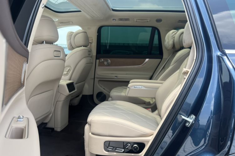 Used Hima AITO M9 2025 Extended-Range Ultra Version 52 kWh 6-Seater Interior 3
