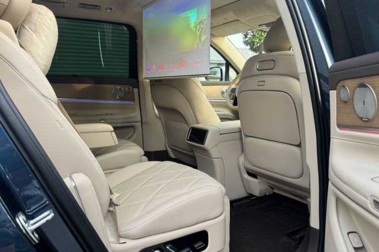 Used Hima AITO M9 2025 Extended-Range Ultra Version 52 kWh 6-Seater Interior 3