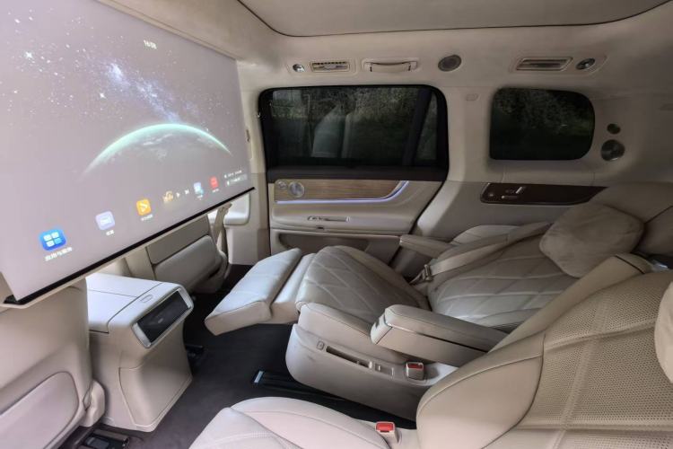 Used Hima AITO M9 2025 Extended-Range Ultra Version 52 kWh 6-Seater Interior 3