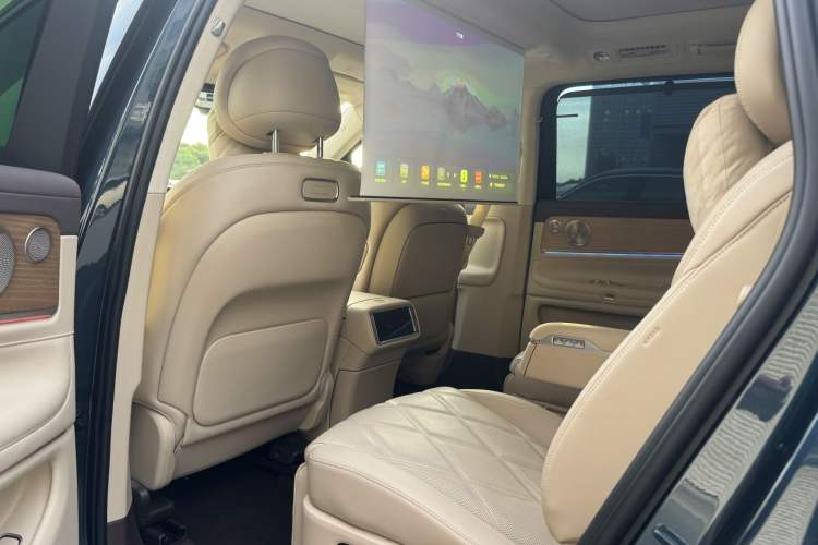 Used Hima AITO M9 2025 Extended-Range Ultra Version 52 kWh 6-Seater Interior 4