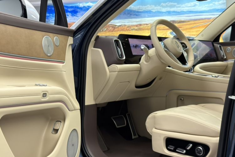 Used Hima AITO M9 2025 Extended-Range Ultra Version 52 kWh 6-Seater Interior 6