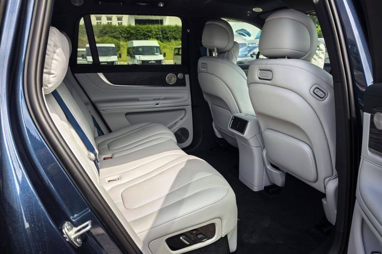 Used Hima AITO M9 2025 All-Electric Ultra Version 100 kWh 5-Seater Model Interior 7