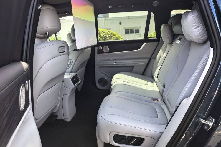 Used Hima AITO M9 2025 All-Electric Ultra Version 100 kWh 5-Seater Model Interior 8