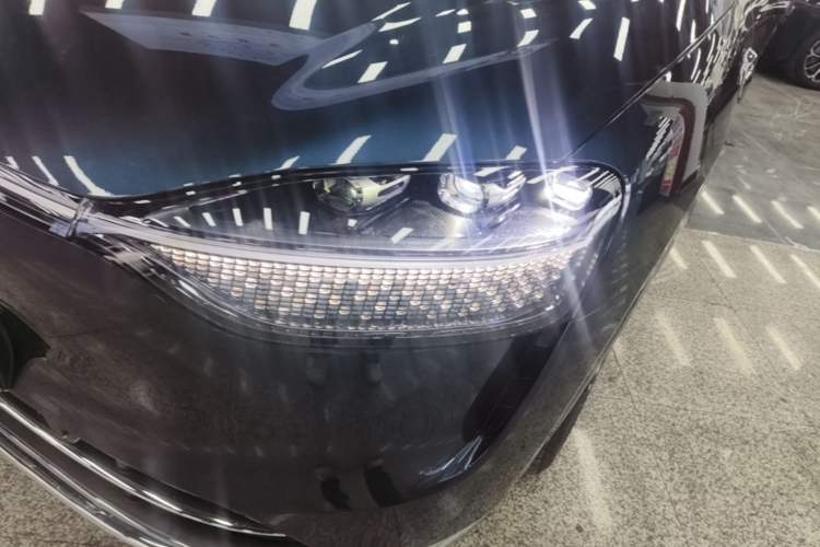 Used Hima AITO M9 2025 Extended-Range Ultra Version 52 kWh 6-Seater Left Front Headlight