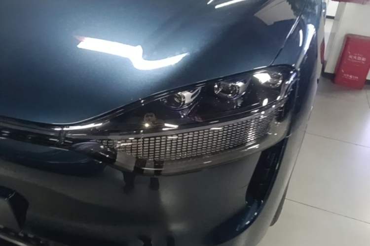 Used Hima AITO M9 2025 Extended-Range Ultra Version 52 kWh 6-Seater Left Front Headlight