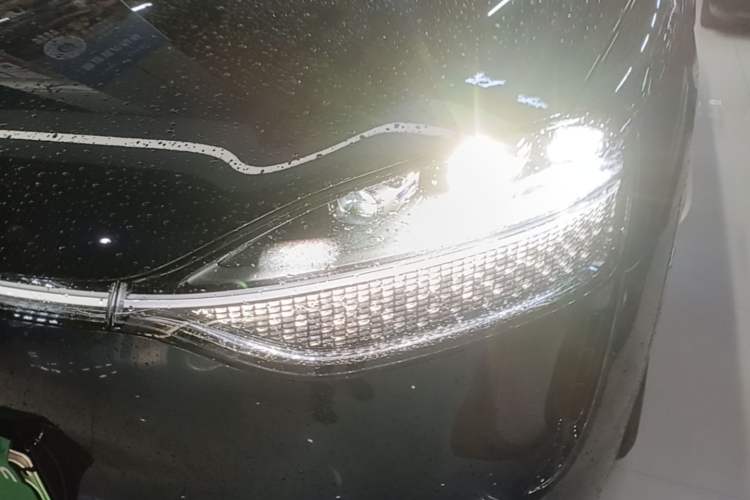 Used Hima AITO M9 2025 Extended-Range Ultra Version 52 kWh 6-Seater Left Front Headlight
