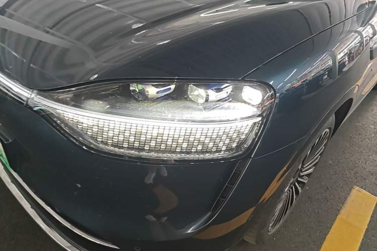 Used Hima AITO M9 2025 Extended-Range Ultra Version 52 kWh 6-Seater Left Front Headlight