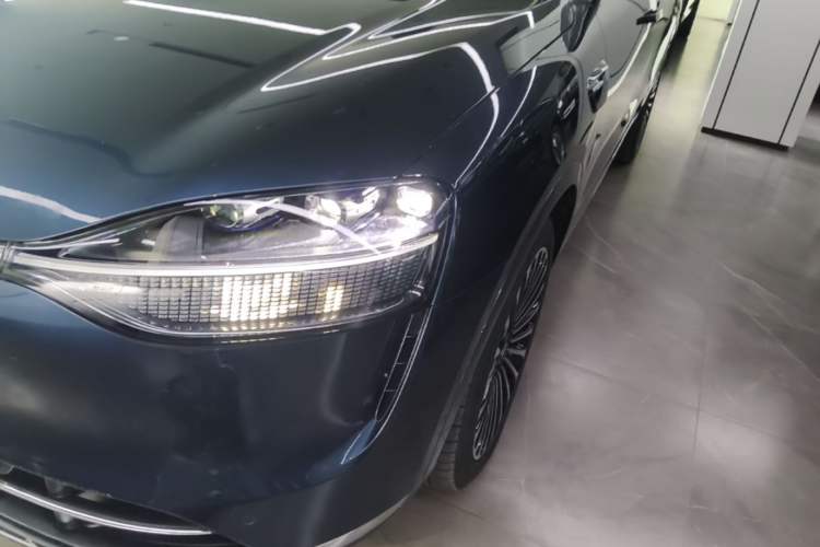 Used Hima AITO M9 2025 Extended-Range Ultra Version 52 kWh 6-Seater Left Front Headlight
