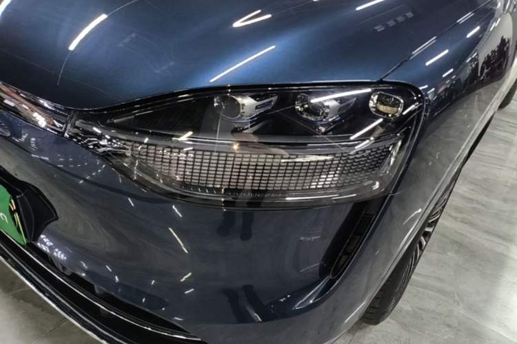Used Hima AITO M9 2025 Extended-Range Ultra Version 52 kWh 6-Seater Left Front Headlight