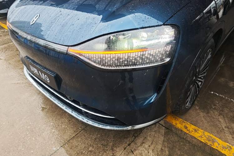 Used Hima AITO M9 2025 Extended-Range Ultra Version 52 kWh 6-Seater Left Front Headlight