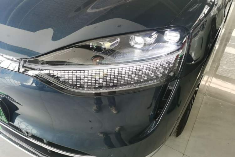 Used Hima AITO M9 2025 Extended-Range Ultra Version 52 kWh 6-Seater Left Front Headlight