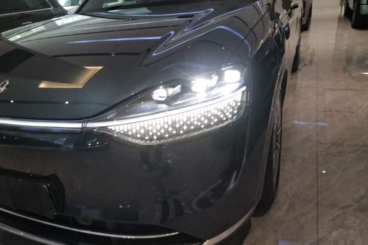 Used Hima AITO M9 2025 Extended-Range Max Version 52 kWh 5-Seater Edition Left Front Headlight