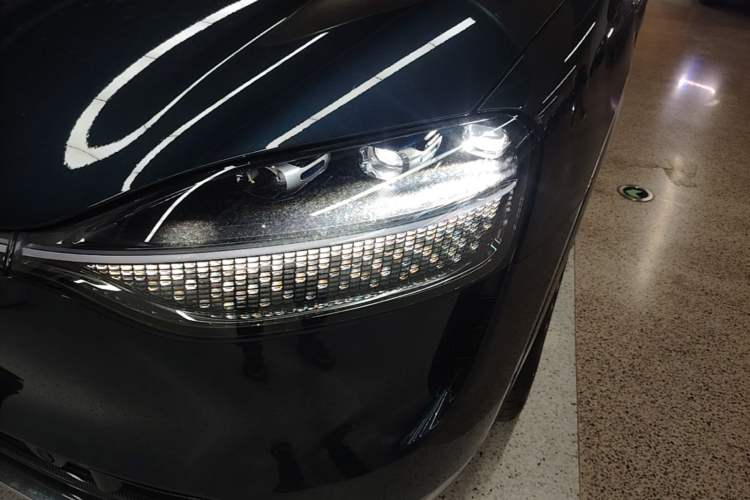 Used Hima AITO M9 2025 Extended-Range Ultra Version 52 kWh 6-Seater Left Front Headlight