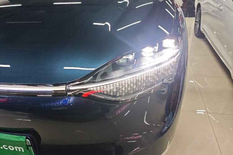 Used Hima AITO M9 2025 Extended-Range Ultra Version 52 kWh 5-Seater Edition Left Front Headlight