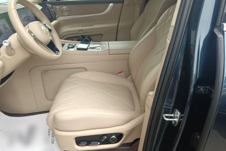 Used Hima AITO M9 2025 Extended-Range Ultra Version 52 kWh 6-Seater Left Front Seat