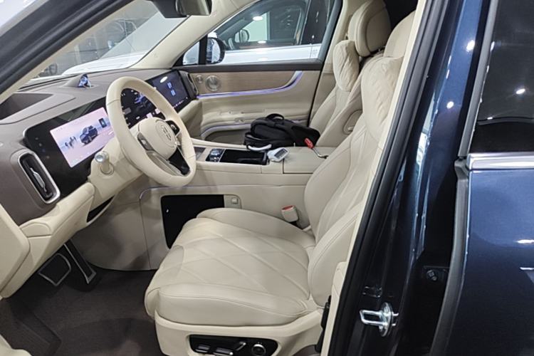 Used Hima AITO M9 2025 Extended-Range Ultra Version 52 kWh 6-Seater Left Front Seat