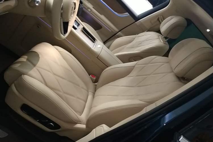Used Hima AITO M9 2025 Extended-Range Ultra Version 52 kWh 6-Seater Left Front Seat