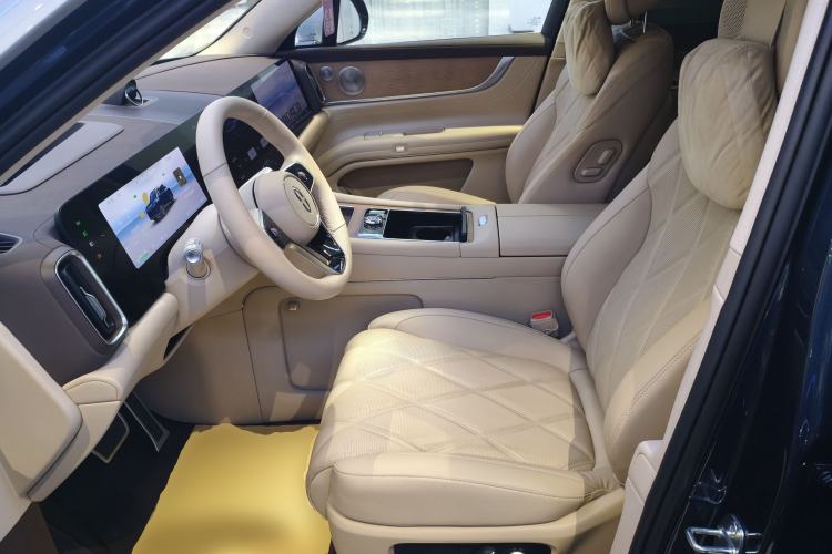 Used Hima AITO M9 2025 Extended-Range Ultra Version 52 kWh 6-Seater Left Front Seat