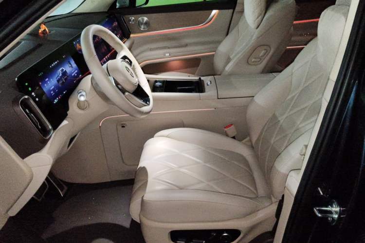 Used Hima AITO M9 2025 Extended-Range Ultra Version 52 kWh 6-Seater Left Front Seat