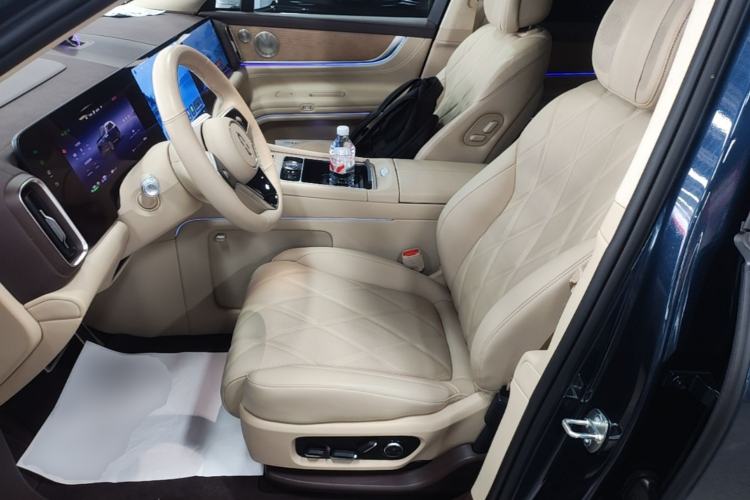 Used Hima AITO M9 2025 Extended-Range Ultra Version 52 kWh 6-Seater Left Front Seat
