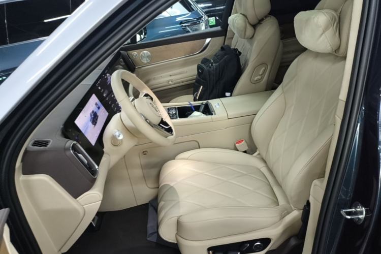 Used Hima AITO M9 2025 Extended-Range Ultra Version 52 kWh 6-Seater Left Front Seat