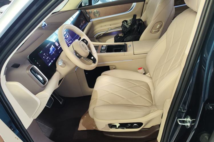 Used Hima AITO M9 2025 Extended-Range Ultra Version 52 kWh 6-Seater Left Front Seat