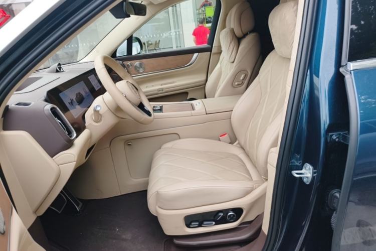 Used Hima AITO M9 2025 Extended-Range Ultra Version 52 kWh 6-Seater Left Front Seat
