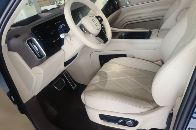 Used Hima AITO M9 2025 Extended-Range Ultra Version 52 kWh 6-Seater Left Front Seat