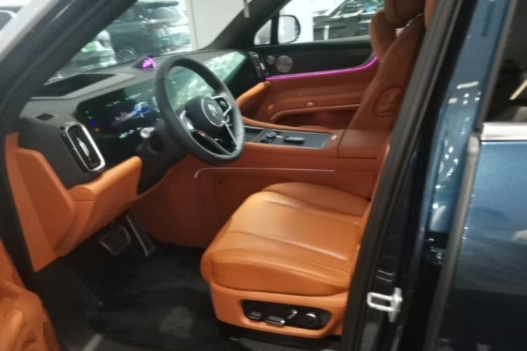 Used Hima AITO M9 2025 Extended-Range Max Version 52 kWh 5-Seater Edition Left Front Seat