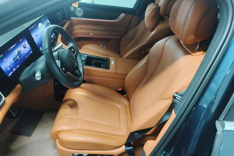 Used Hima AITO M9 2025 Extended-Range Ultra Version 52 kWh 6-Seater Left Front Seat