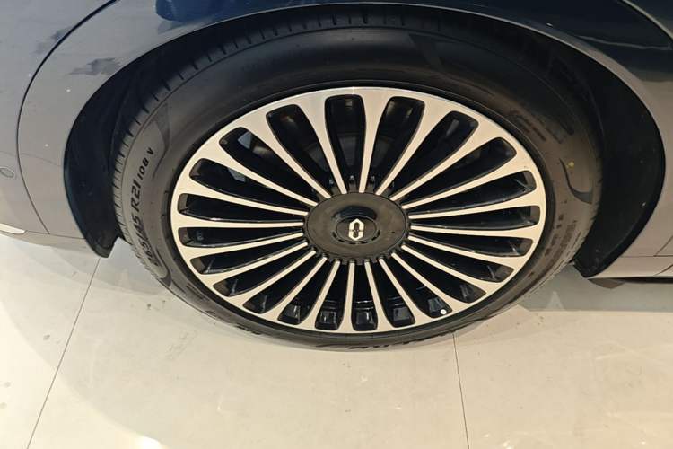 Used Hima AITO M9 2025 Extended-Range Ultra Version 52 kWh 6-Seater Left Front Wheel Hub