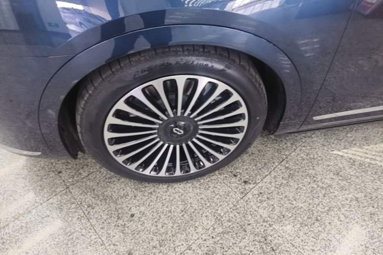 Used Hima AITO M9 2025 Extended-Range Ultra Version 52 kWh 6-Seater Left Front Wheel Hub