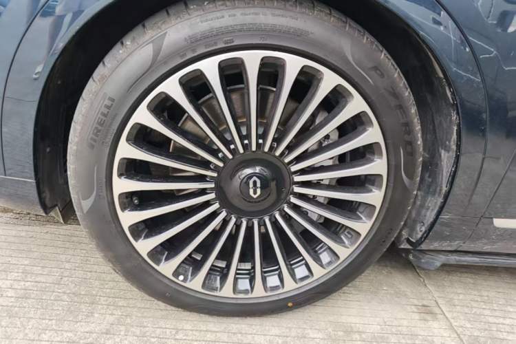 Used Hima AITO M9 2025 Extended-Range Ultra Version 52 kWh 6-Seater Left Front Wheel Hub