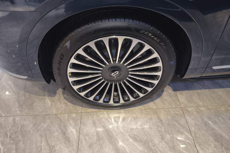 Used Hima AITO M9 2025 Extended-Range Ultra Version 52 kWh 6-Seater Left Front Wheel Hub