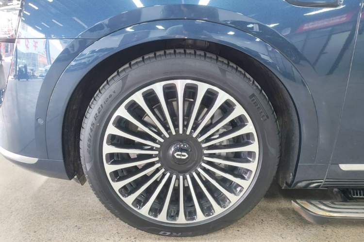 Used Hima AITO M9 2025 Extended-Range Ultra Version 52 kWh 6-Seater Left Front Wheel Hub