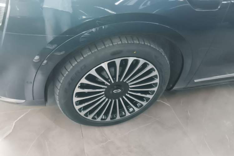 Used Hima AITO M9 2025 Extended-Range Ultra Version 52 kWh 6-Seater Left Front Wheel Hub
